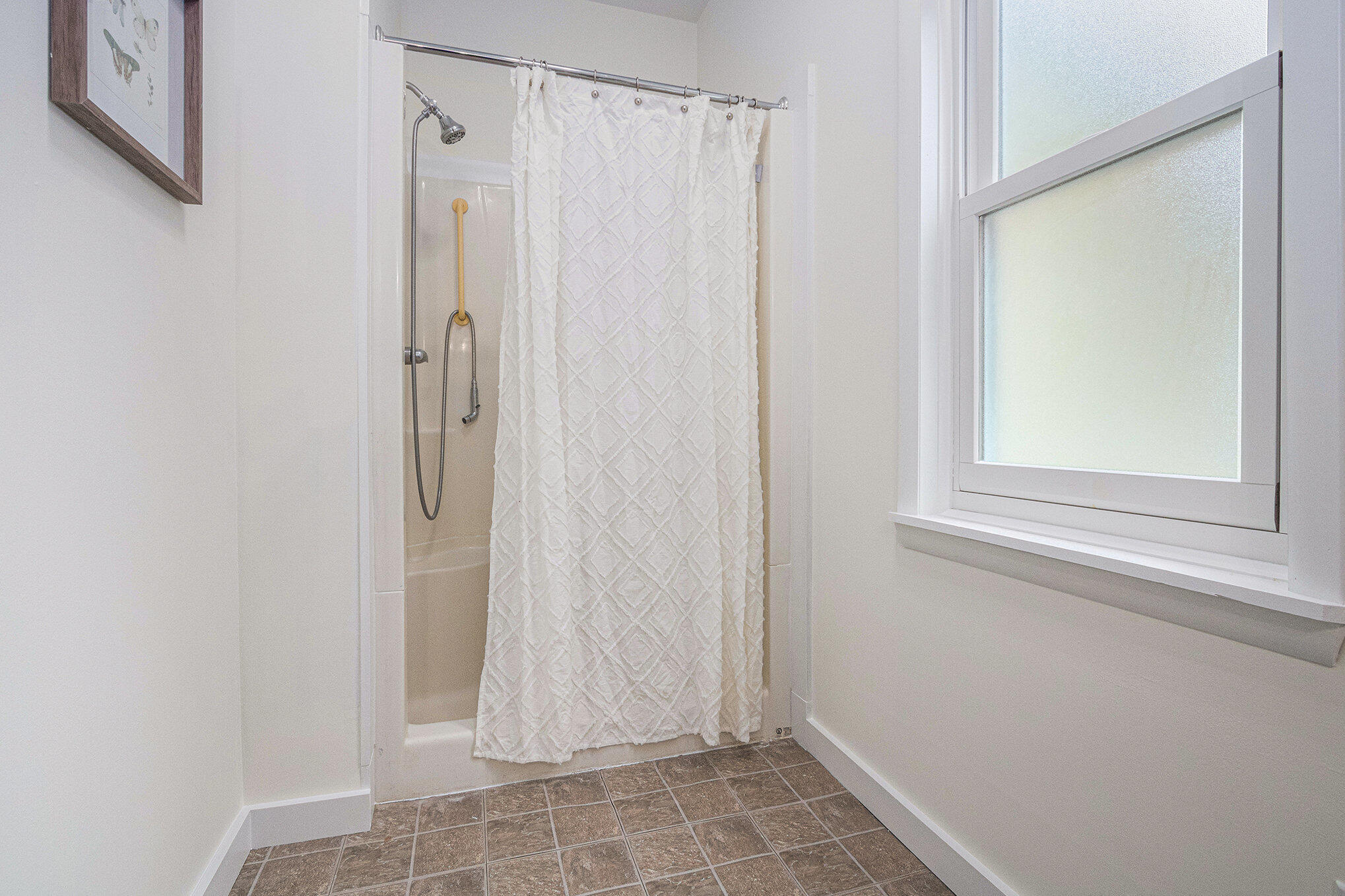 8400 Territorial Road Watervliet, MI 49098 - Photo 25 of 43 Main Level Full Bathroom