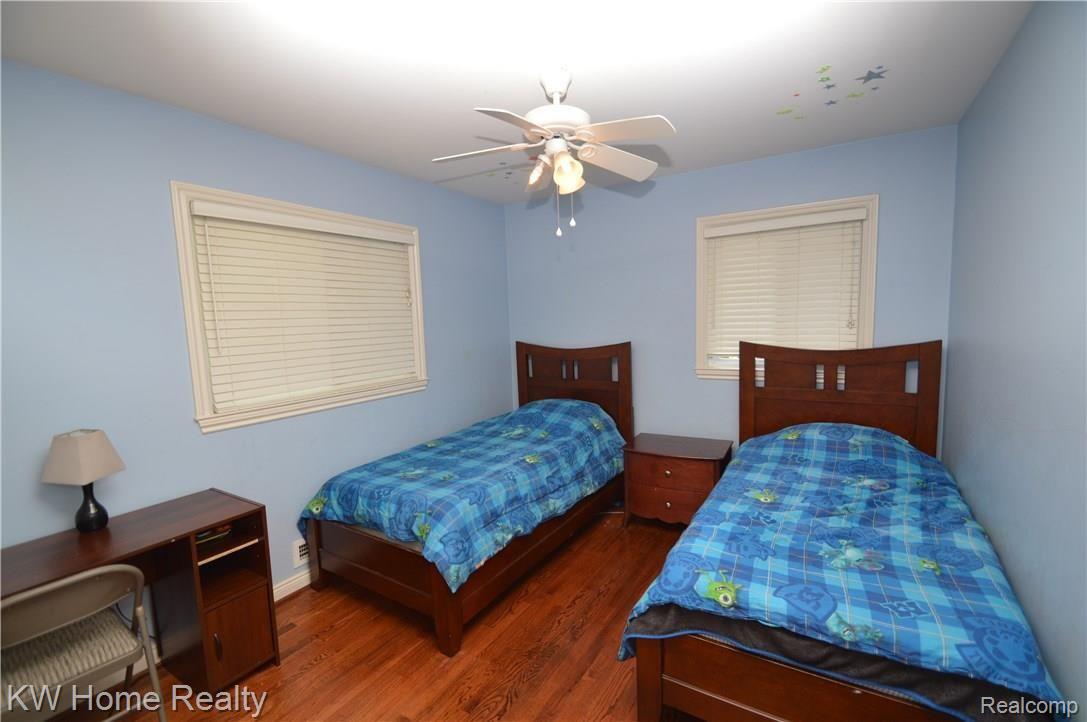 28163 Peppermill Road Farmington, MI 48331 - Photo 18 of 31 BEDROOM 2.JPG