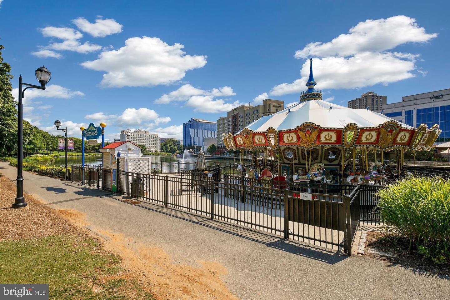 122 Sharpstead Lane Gaithersburg, MD 20878 - Photo 35 of 43 a view of a terrace with a garden