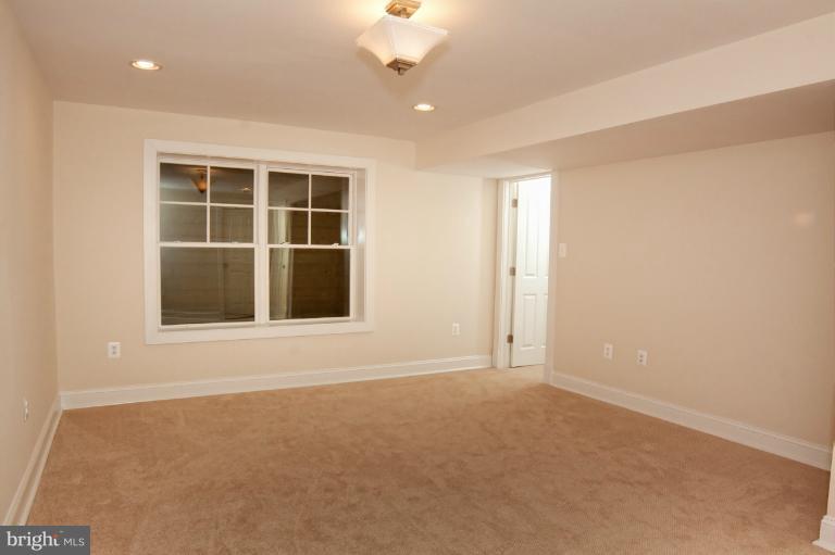4304 37th Road North Arlington, VA 22207 - Photo 15 of 30 Fifth Bedroom With Walk-In Closet