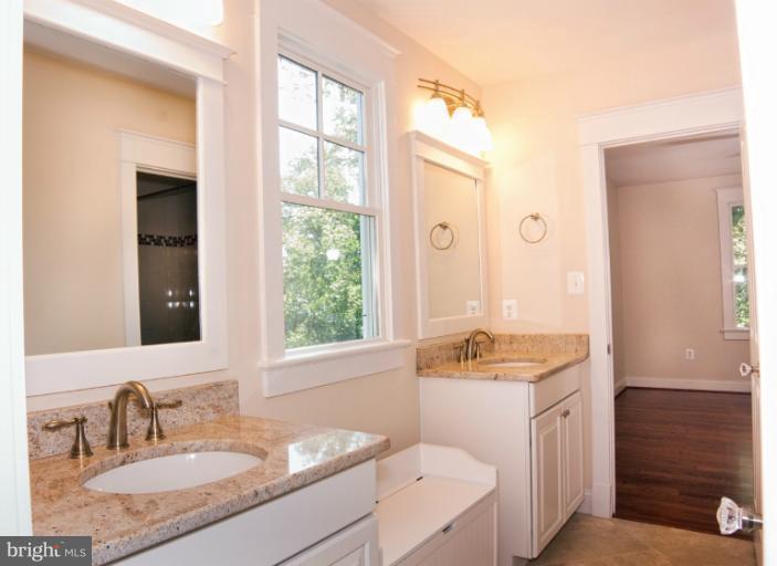 4304 37th Road North Arlington, VA 22207 - Photo 21 of 30 Jack-N-Jill Bathroom