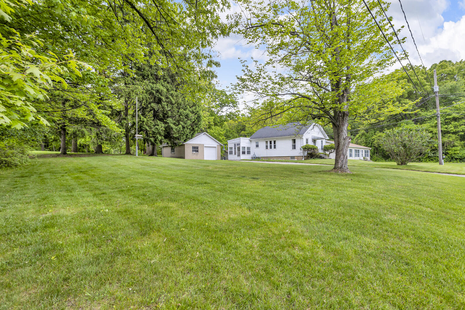 547 Pershing Avenue Jackson, MI 49203 - Photo 1 of 29 0N0A6565