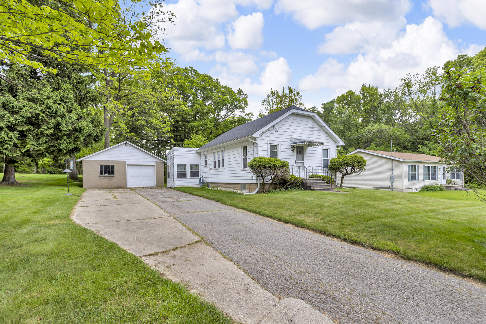 547 Pershing Avenue Jackson, MI 49203 - Photo 2 of 29 0N0A6566