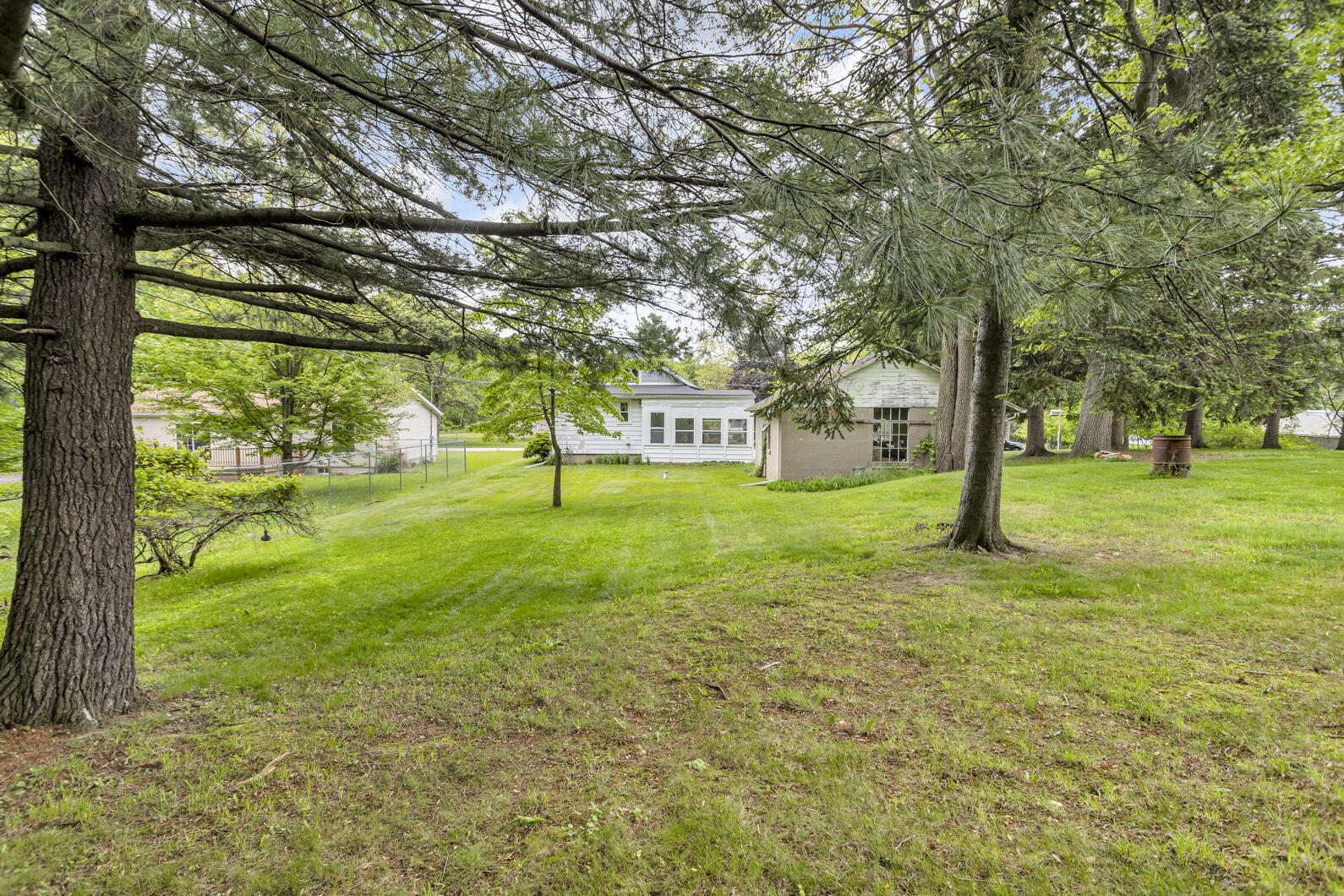 547 Pershing Avenue Jackson, MI 49203 - Photo 8 of 29 0N0A6572