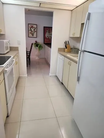 $3,400 | 5440 North Ocean Drive, Unit 705, Singer Island, FL 33404