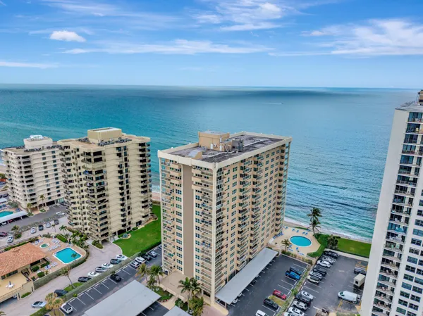 $3,400 | 5440 North Ocean Drive, Unit 705, Singer Island, FL 33404