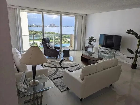 $3,400 | 5440 North Ocean Drive, Unit 705, Singer Island, FL 33404