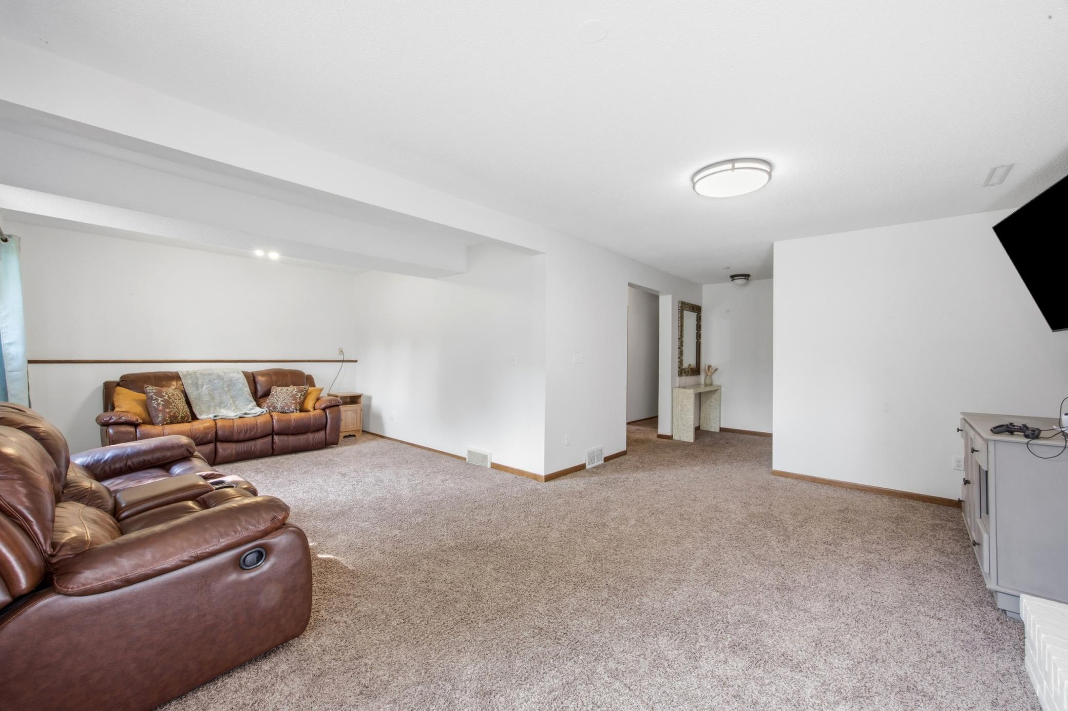 421 Rensvold Boulevard Moorhead, MN 56560 - Photo 17 of 26