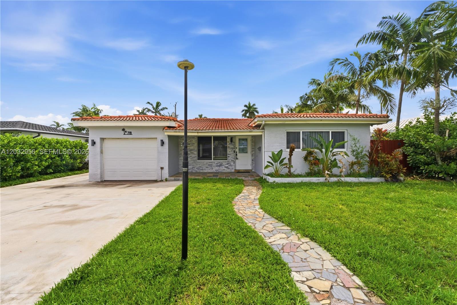 719 North 31st Road Hollywood, FL 33021 - Photo 1 of 14