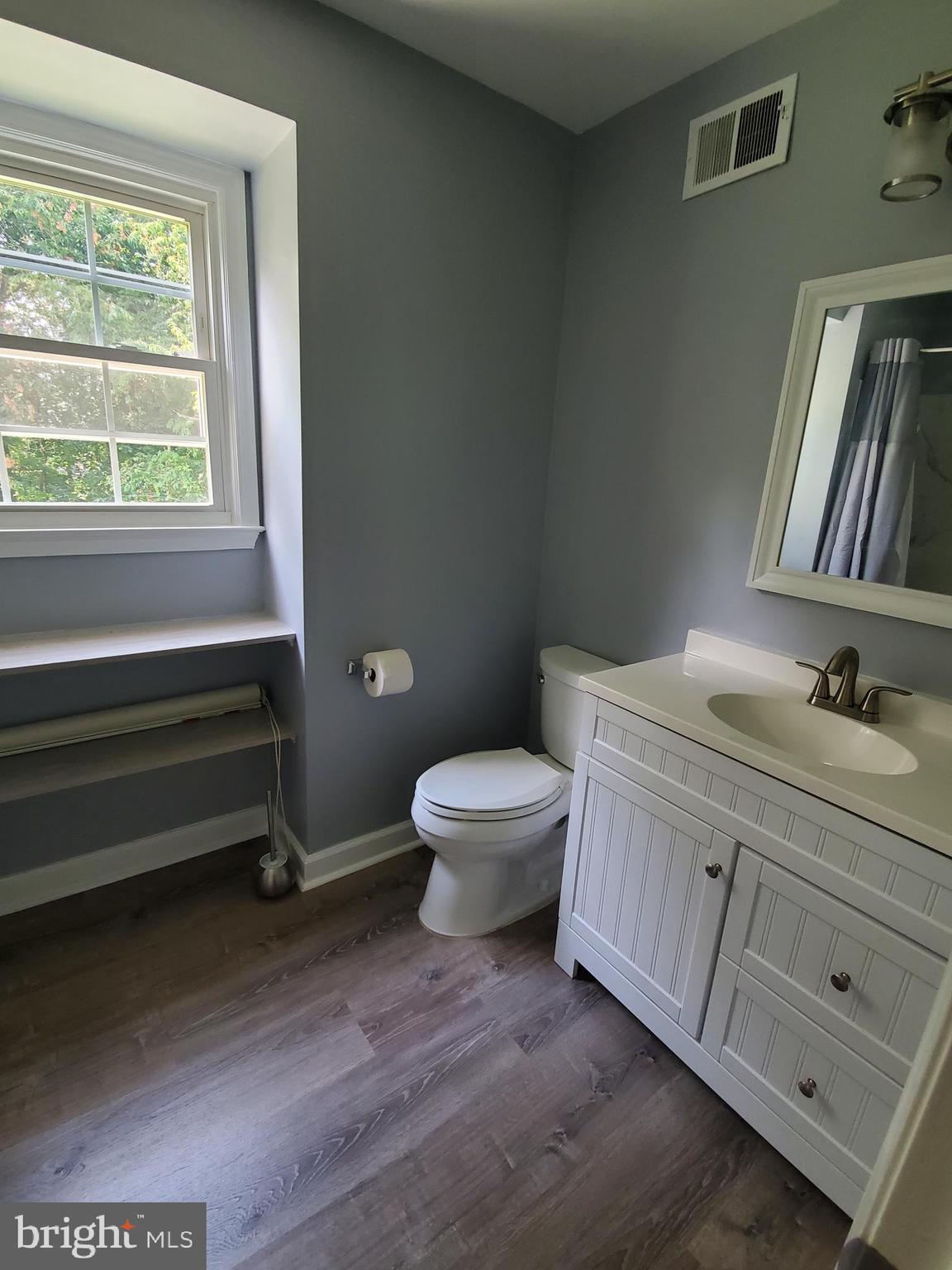 15000 Wellwood Road Silver Spring, MD 20905 - Photo 22 of 26 Bathroom 2