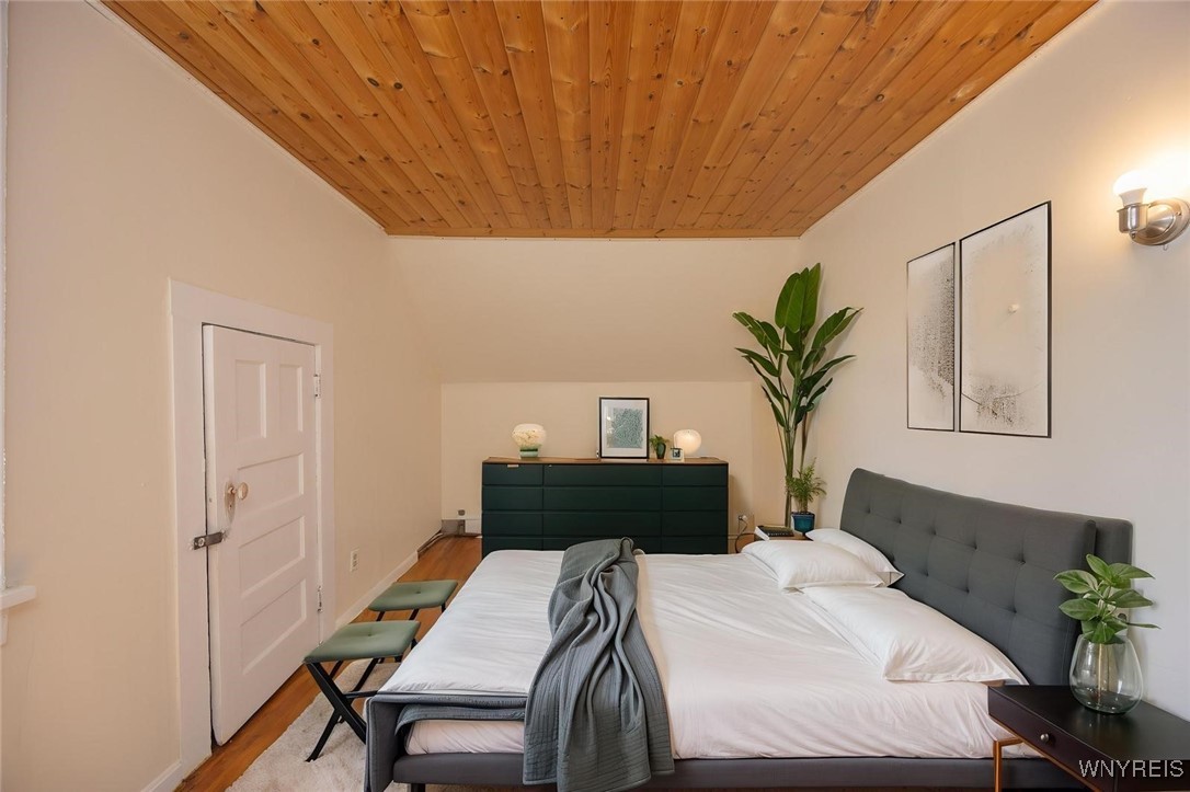 445 Connecticut Street Buffalo, NY 14213 - Photo 3 of 50