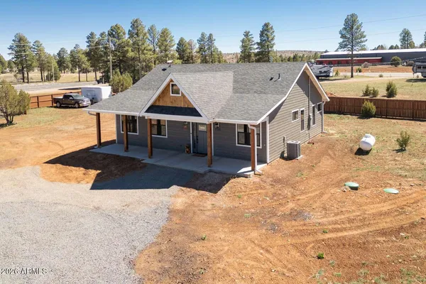 $429,000 | 2722 Church Lane, Overgaard, AZ 85933