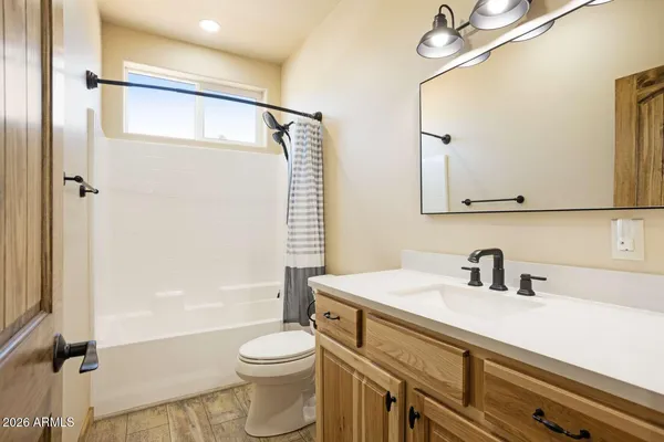 $429,000 | 2722 Church Lane, Overgaard, AZ 85933