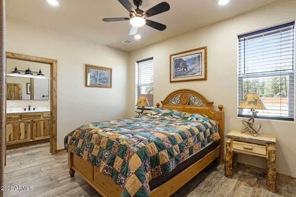 $429,000 | 2722 Church Lane, Overgaard, AZ 85933