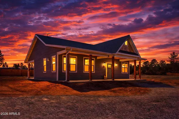 $429,000 | 2722 Church Lane, Overgaard, AZ 85933