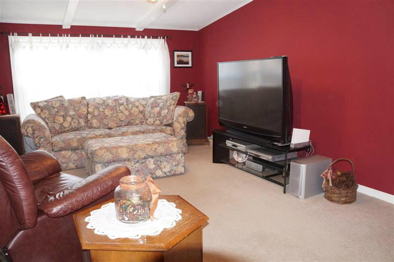 587 Brake Road Elliston, VA 24087 - Photo 4 of 23 Living Room