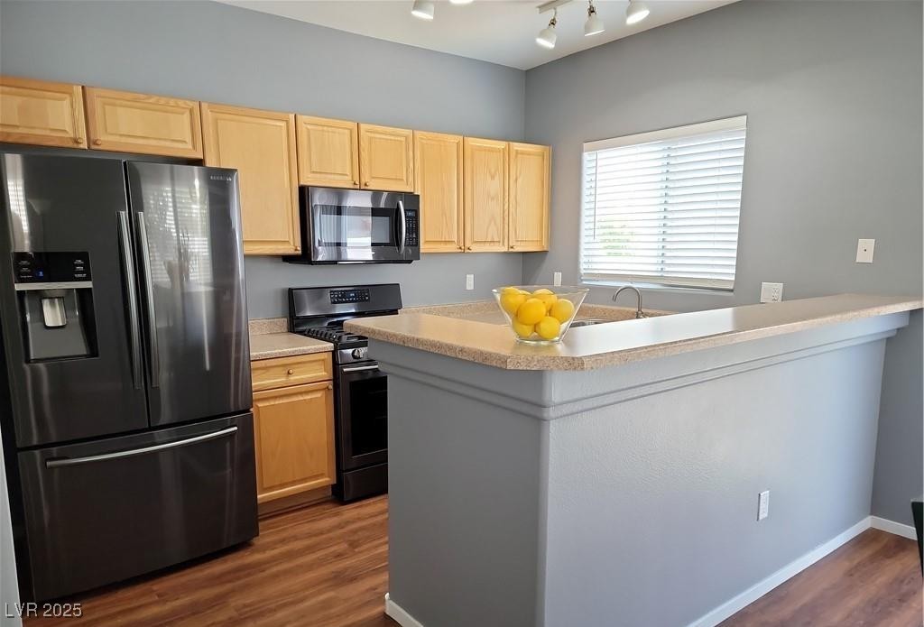 8707 Roping Rodeo Avenue, Unit 102 Las Vegas, NV 89178 - Photo 5 of 16 Kitchen