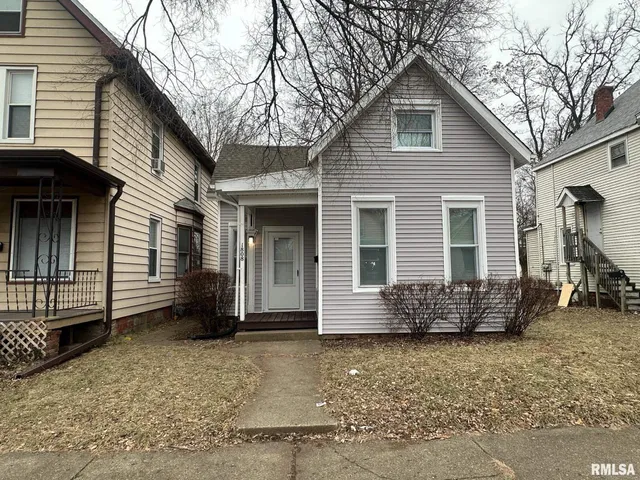 $1,350 | 1808 West Fredonia Avenue, Peoria, IL 61606