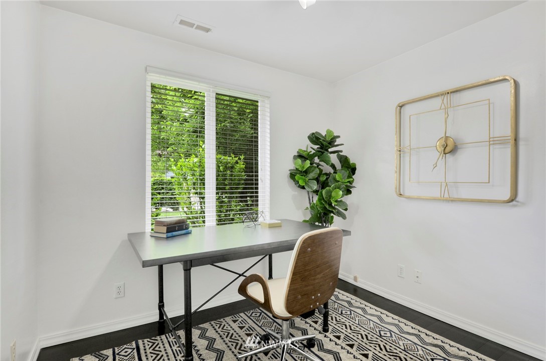 22425 19th Avenue Southeast Bothell, WA 98021 - Photo 11 of 17
