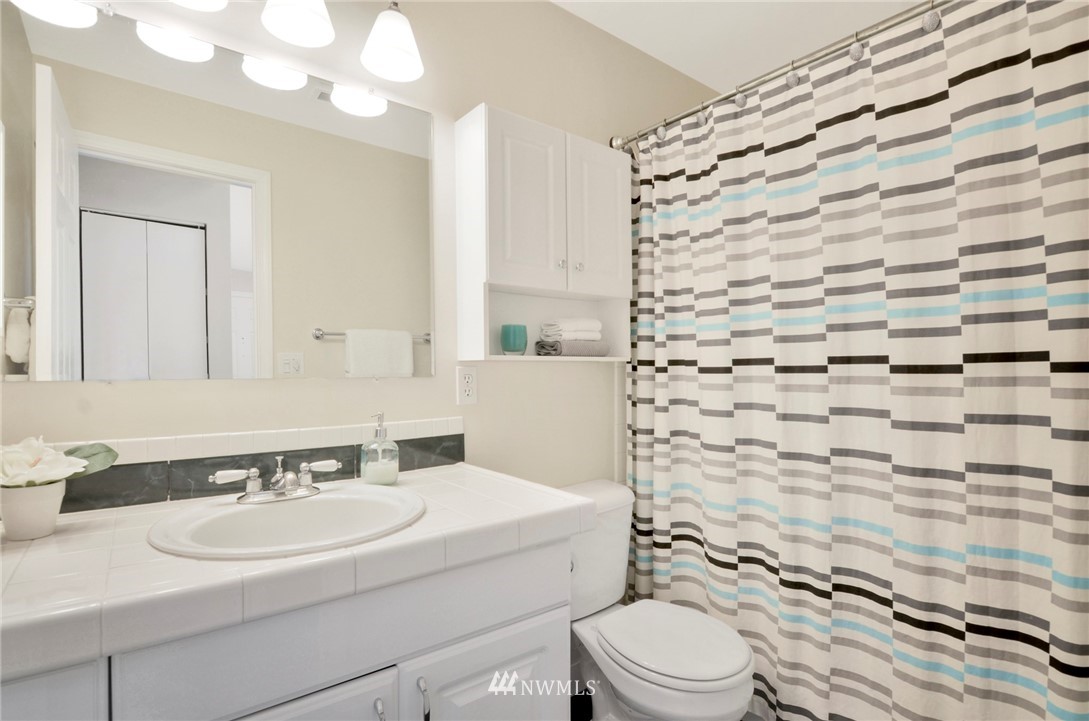 22425 19th Avenue Southeast Bothell, WA 98021 - Photo 9 of 17