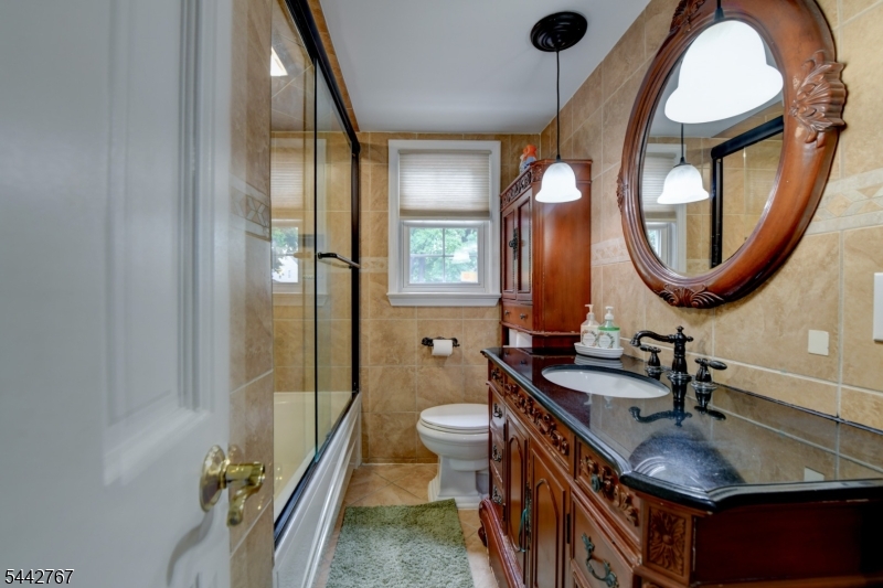 835 Colonial Arms Road Union, NJ 07083 - Photo 22 of 39