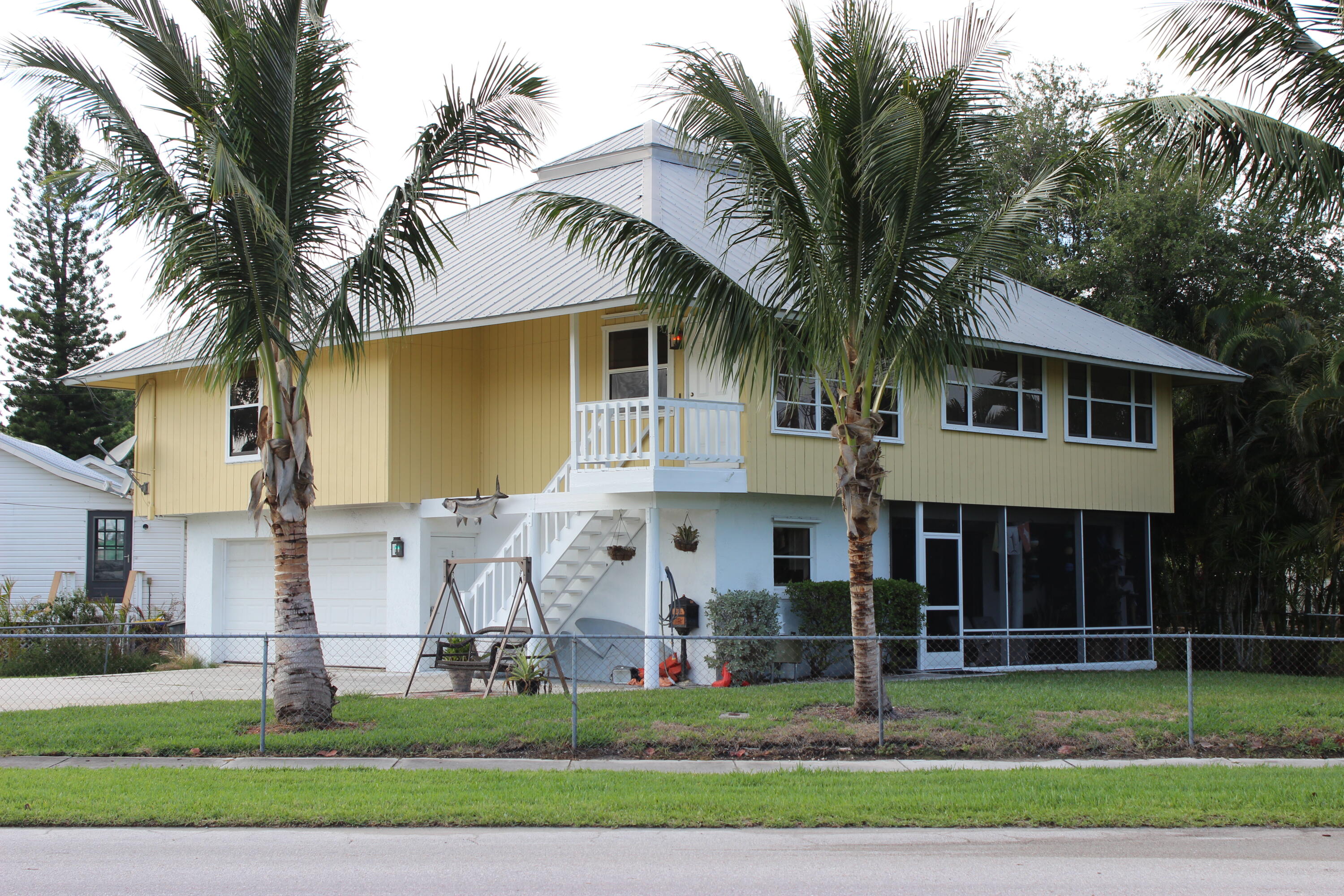 4253 Southeast Seaward Street, Unit 2 Stuart, FL 34997 - Photo 1 of 17 Street view