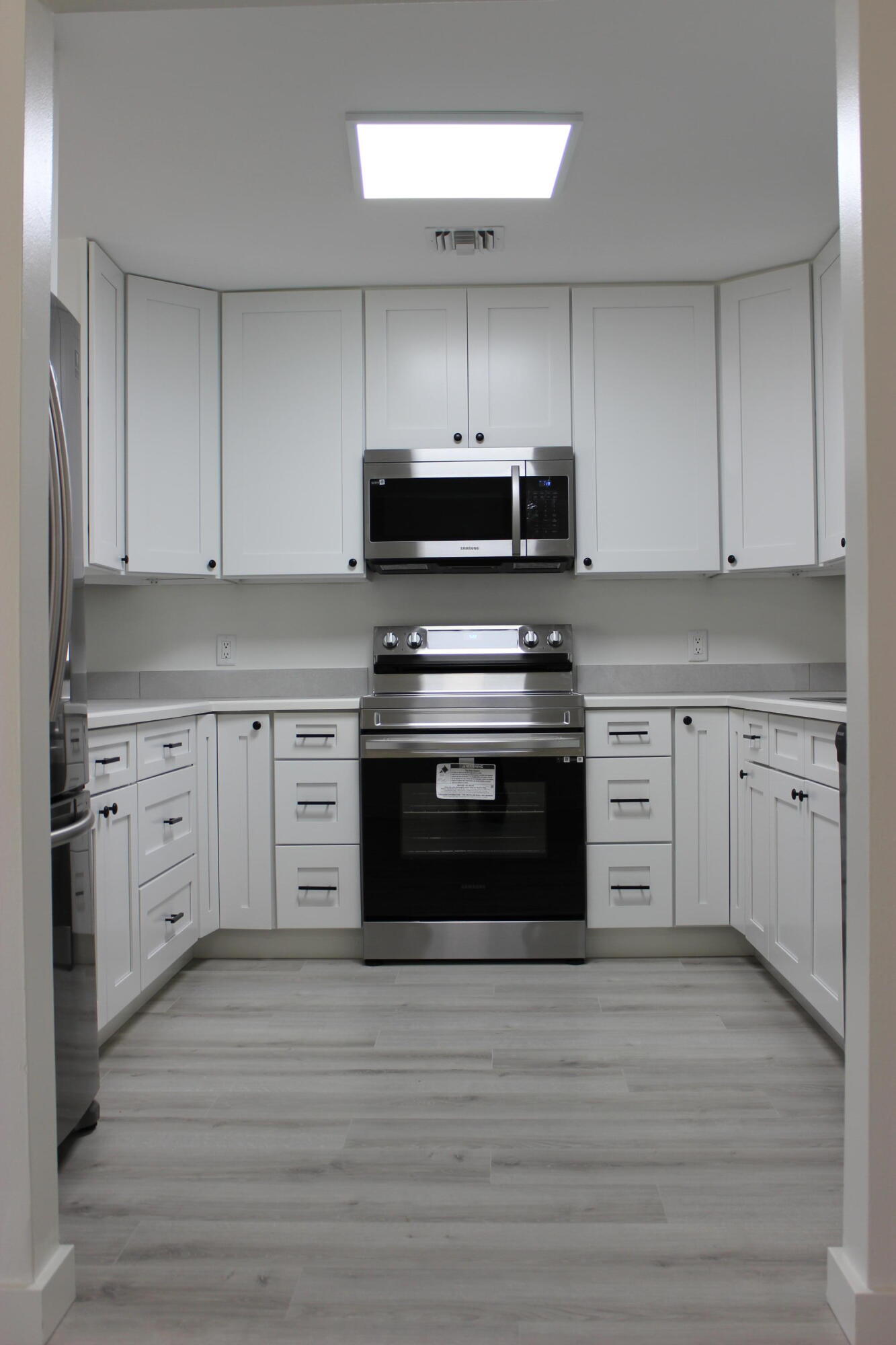 4253 Southeast Seaward Street, Unit 2 Stuart, FL 34997 - Photo 3 of 17 Kitchen