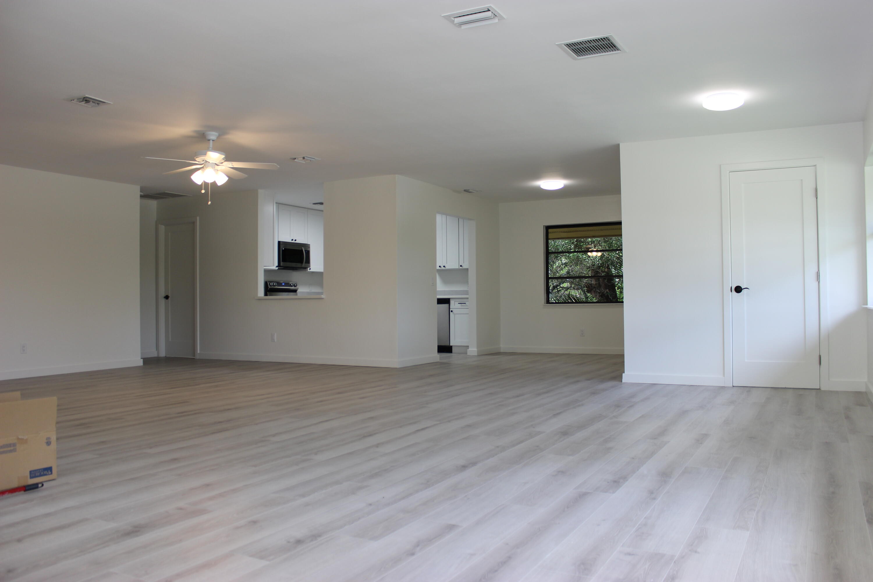 4253 Southeast Seaward Street, Unit 2 Stuart, FL 34997 - Photo 6 of 17 Living Area