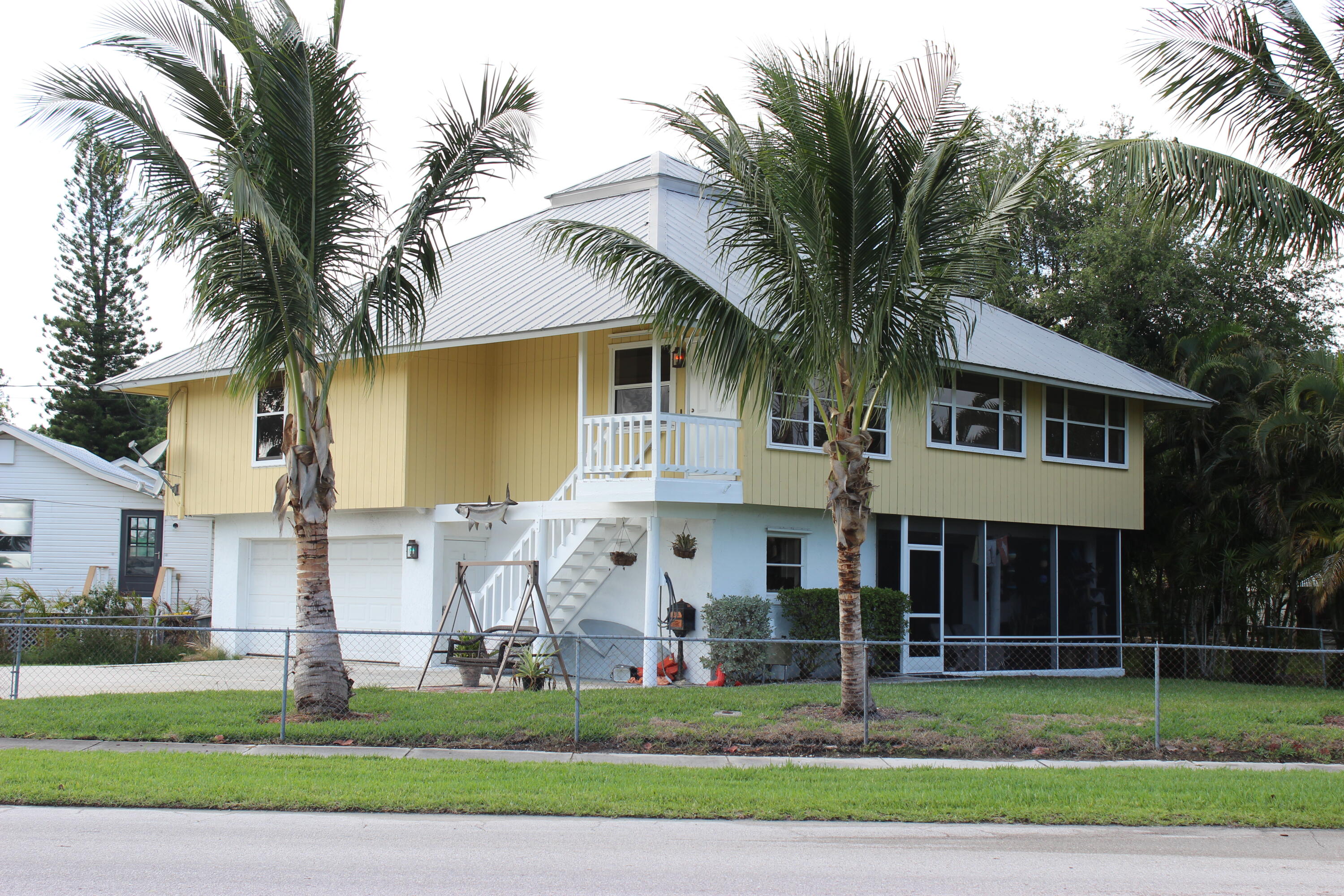 4253 Southeast Seaward Street, Unit 2 Stuart, FL 34997 - Photo 7 of 17 Street view