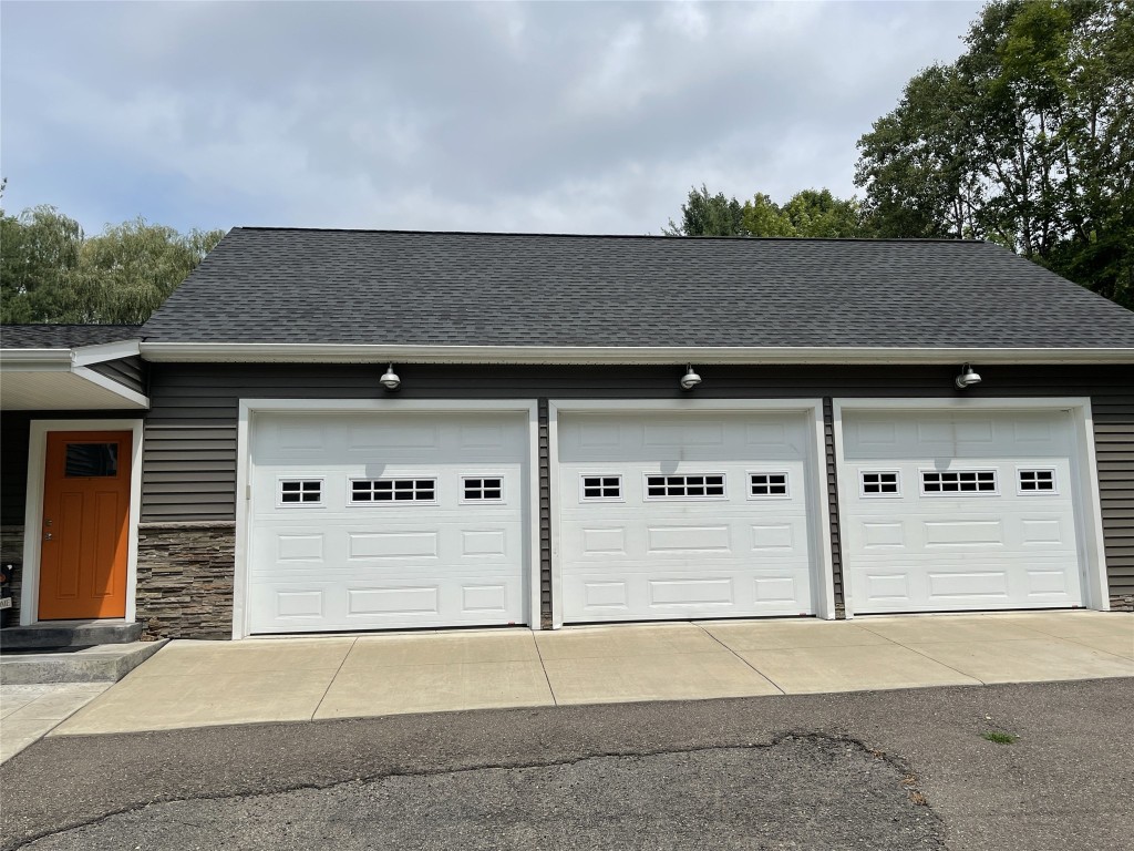239 Twist Run Road Endicott, NY 13760 - Photo 2 of 36 Gallery Image 2