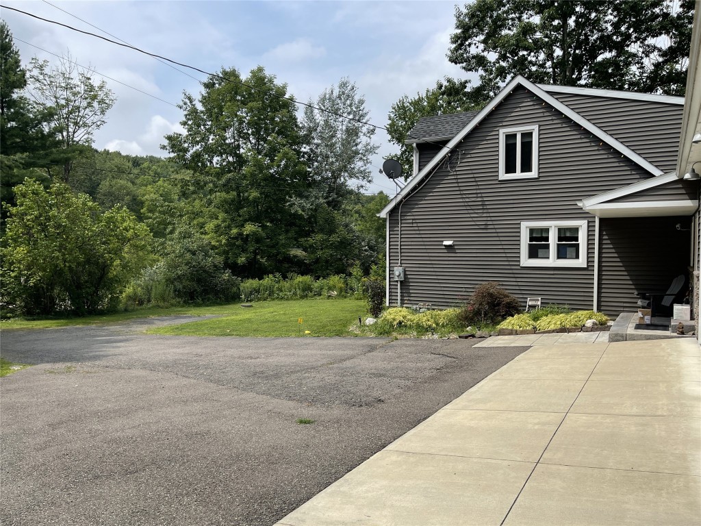239 Twist Run Road Endicott, NY 13760 - Photo 3 of 36 Gallery Image 3