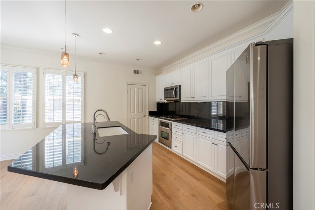 185 Pathway Irvine, CA 92618 - Photo 14 of 45