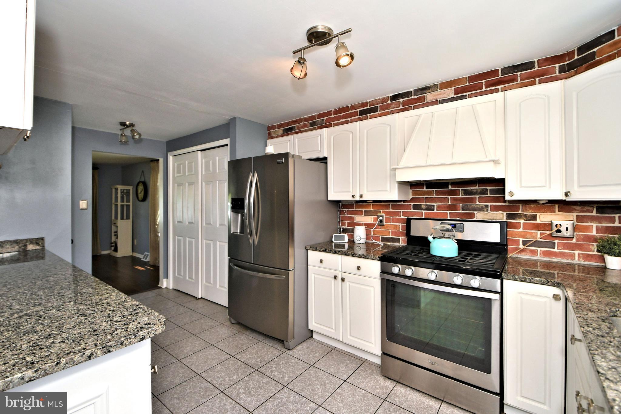 1900 Scott Road Oreland, PA 19075 - Photo 12 of 46 Kitchen with stainless appliances