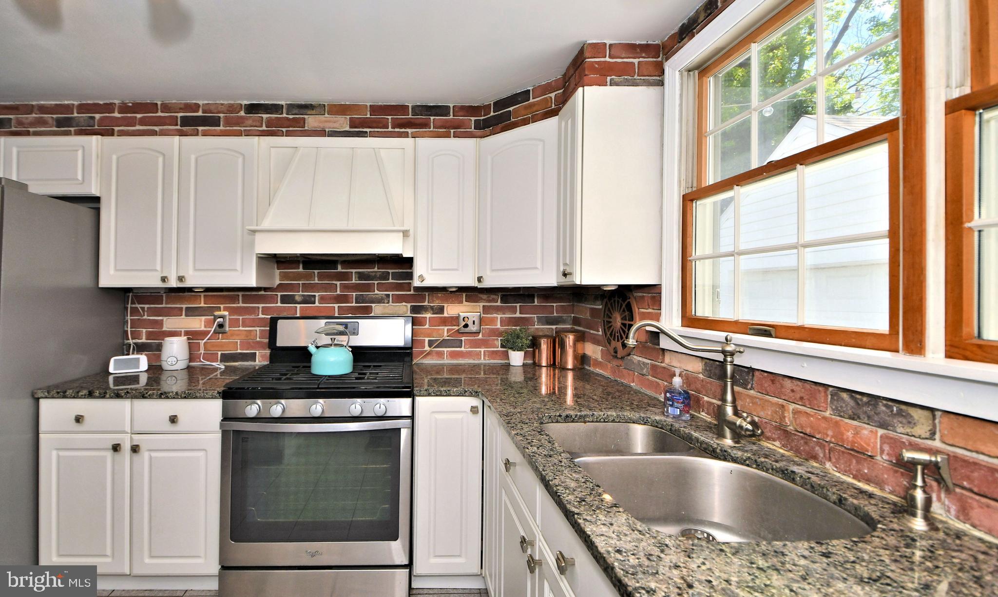 1900 Scott Road Oreland, PA 19075 - Photo 13 of 46 Kitchen with granite counters