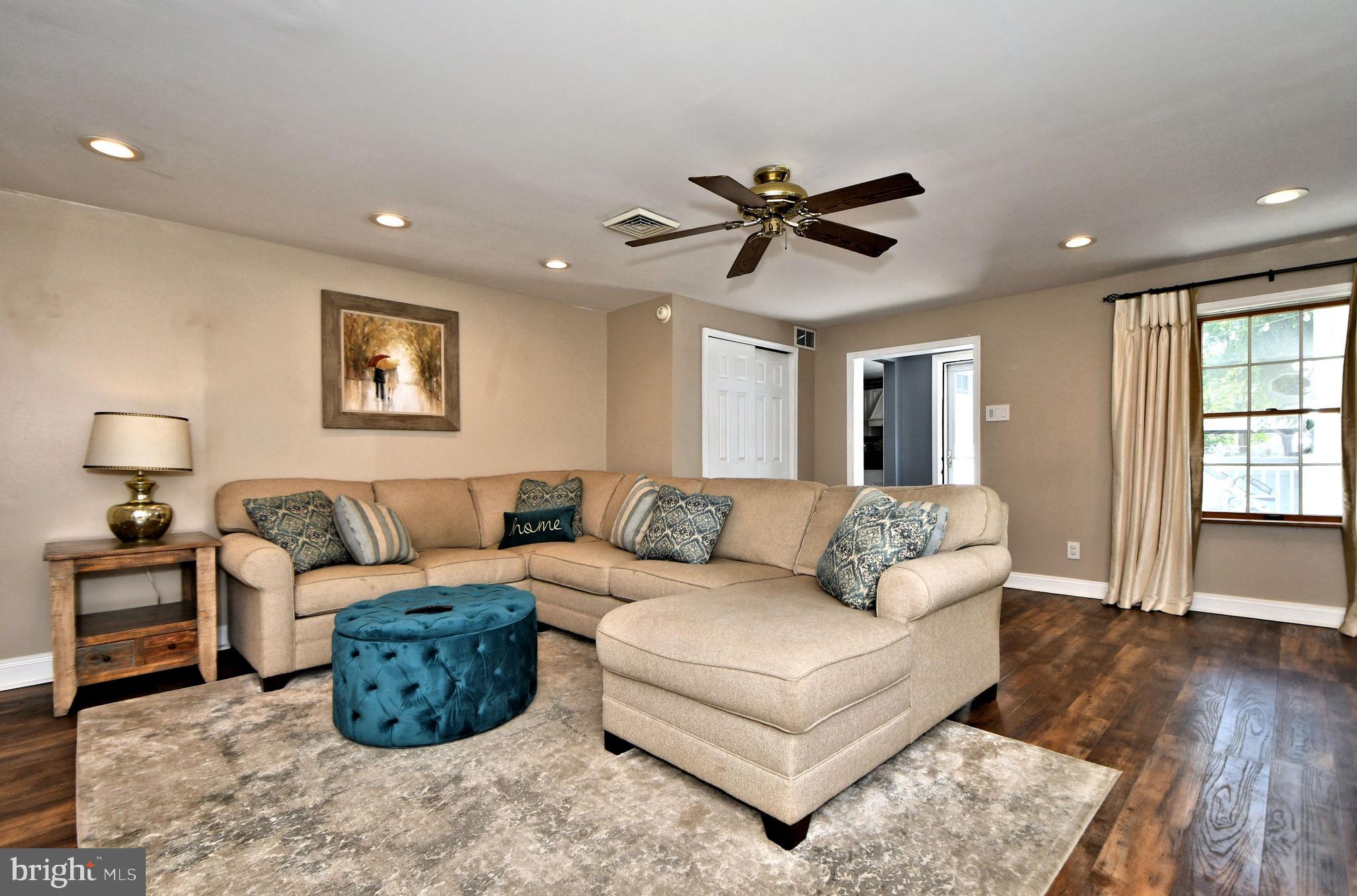 1900 Scott Road Oreland, PA 19075 - Photo 17 of 46 Family room