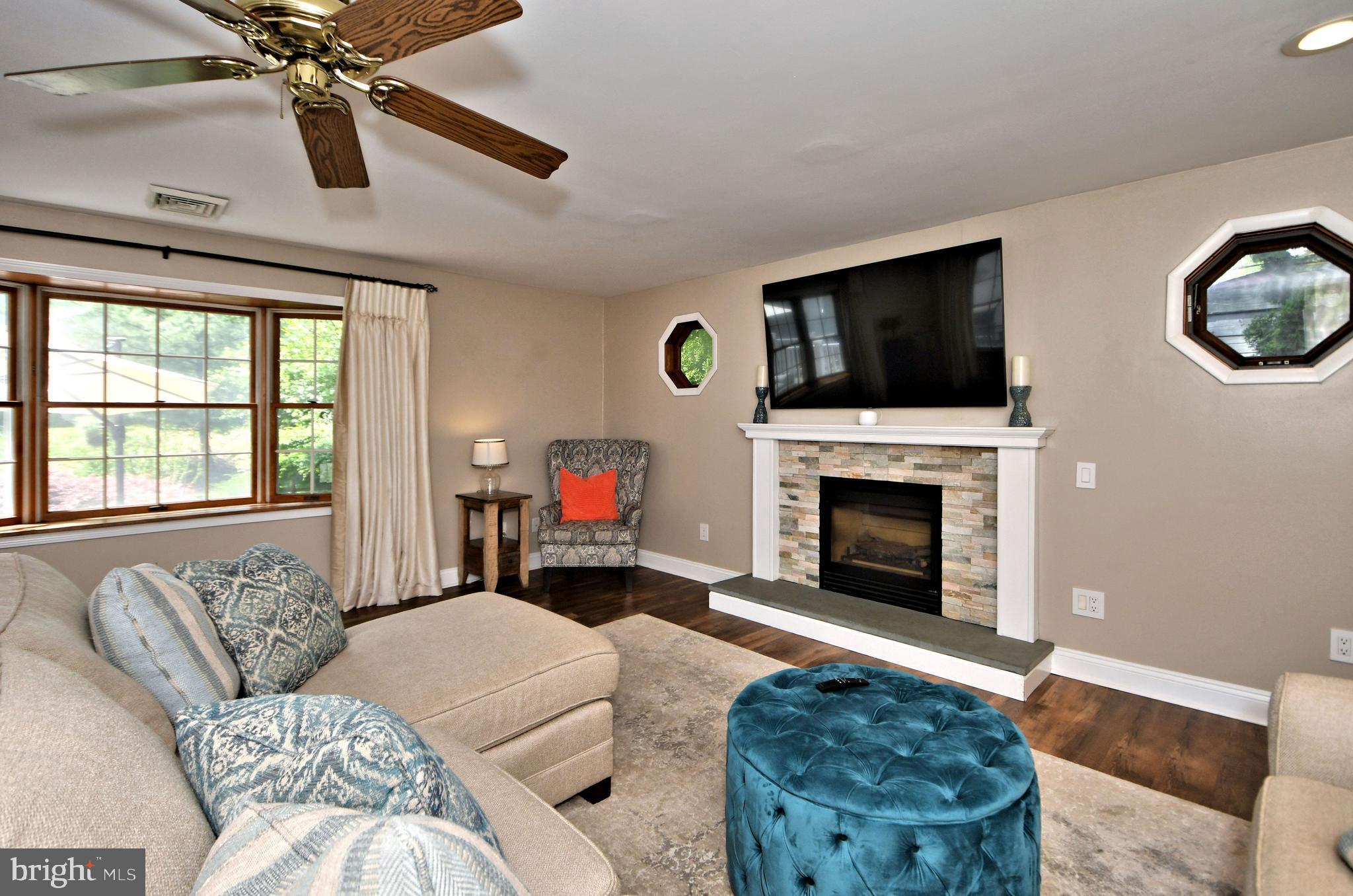 1900 Scott Road Oreland, PA 19075 - Photo 19 of 46 Family room