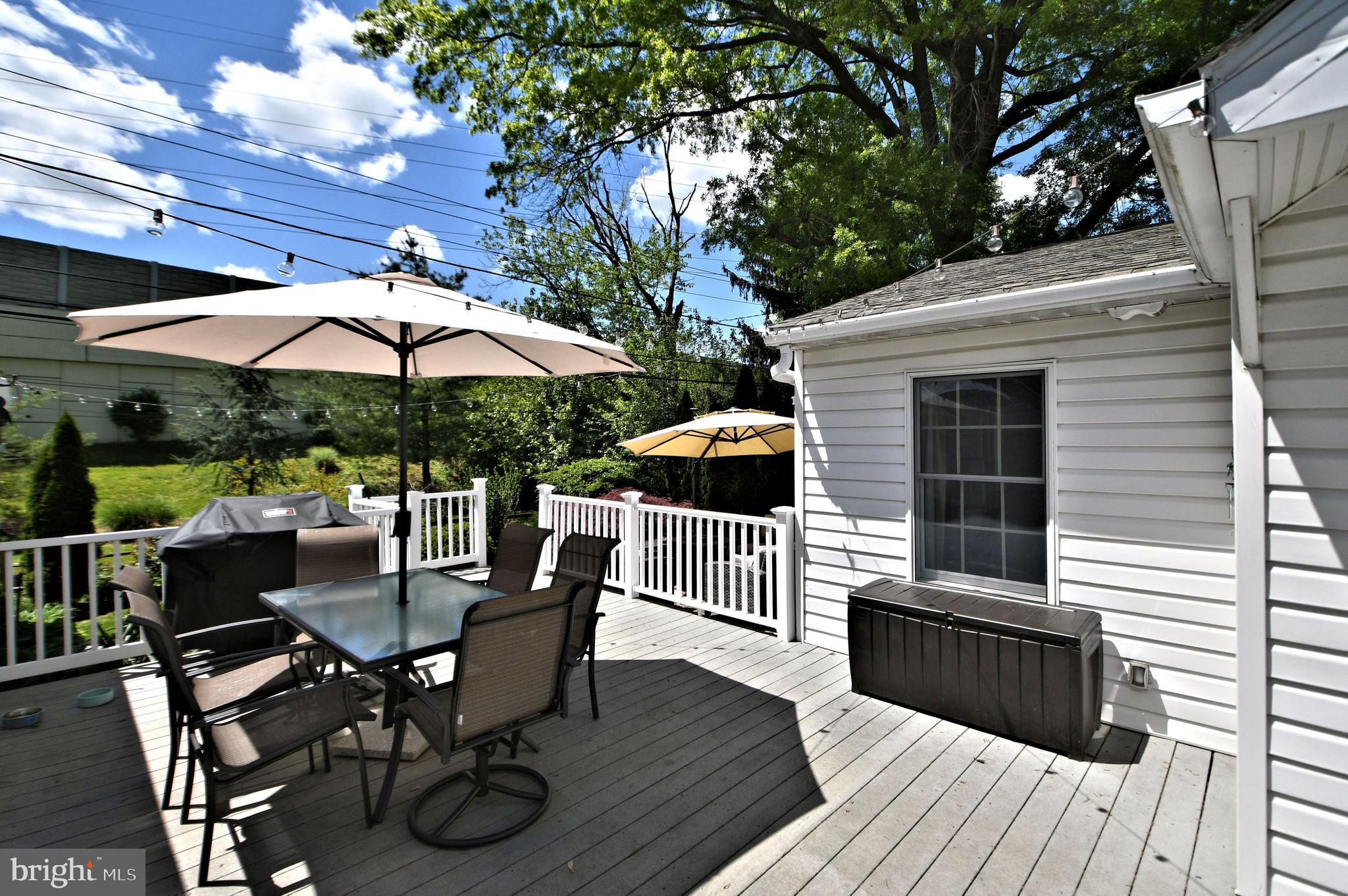 1900 Scott Road Oreland, PA 19075 - Photo 38 of 46 Two-level deck