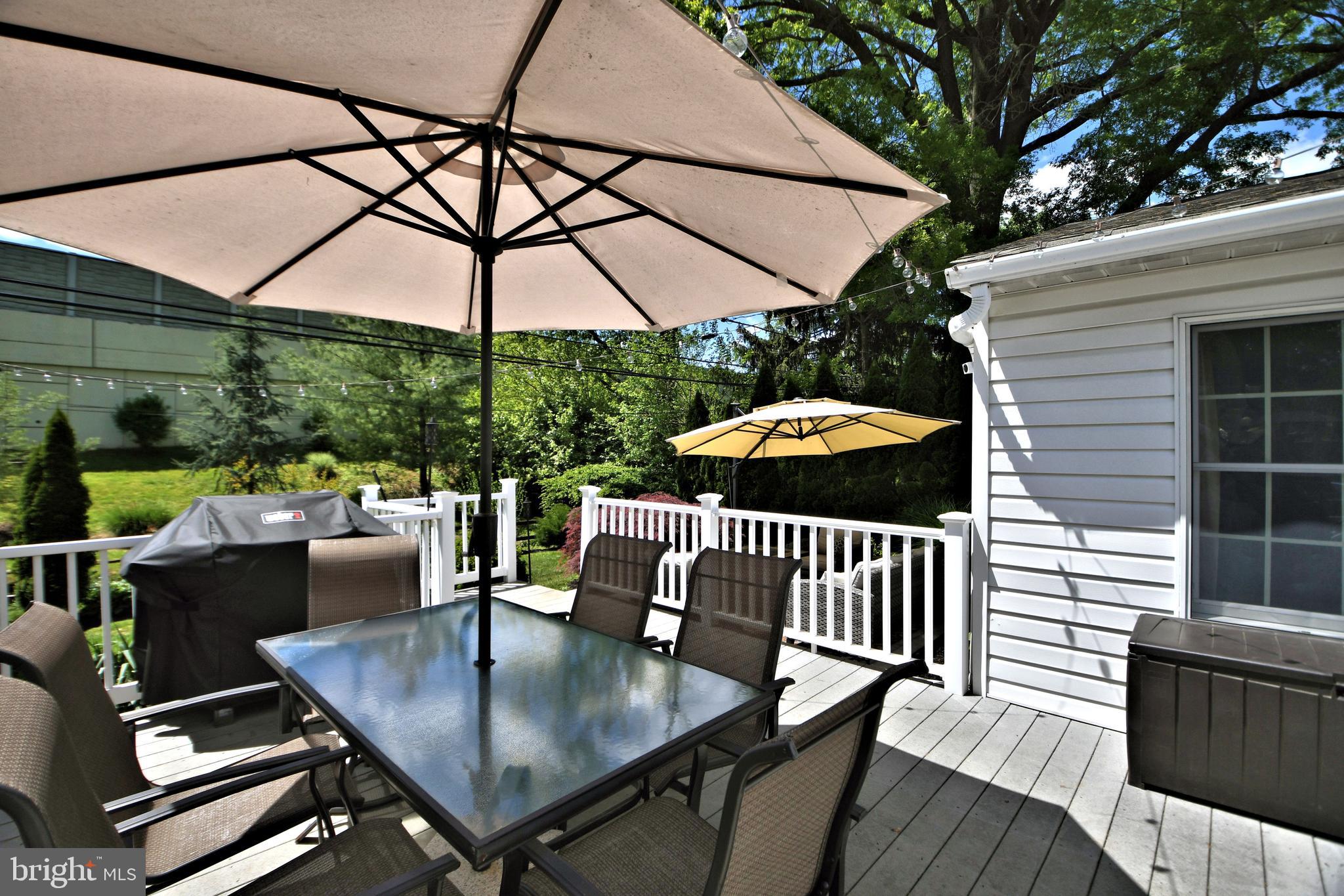 1900 Scott Road Oreland, PA 19075 - Photo 39 of 46 Two-level deck