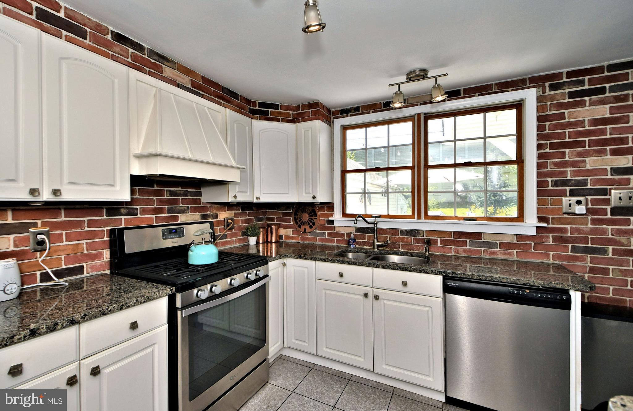 1900 Scott Road Oreland, PA 19075 - Photo 10 of 46 Gas range!