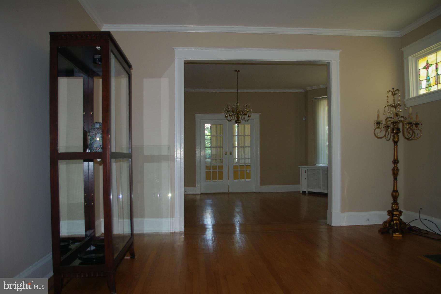 3610 Grantley Road Baltimore, MD 21215 - Photo 7 of 18 Living Room
