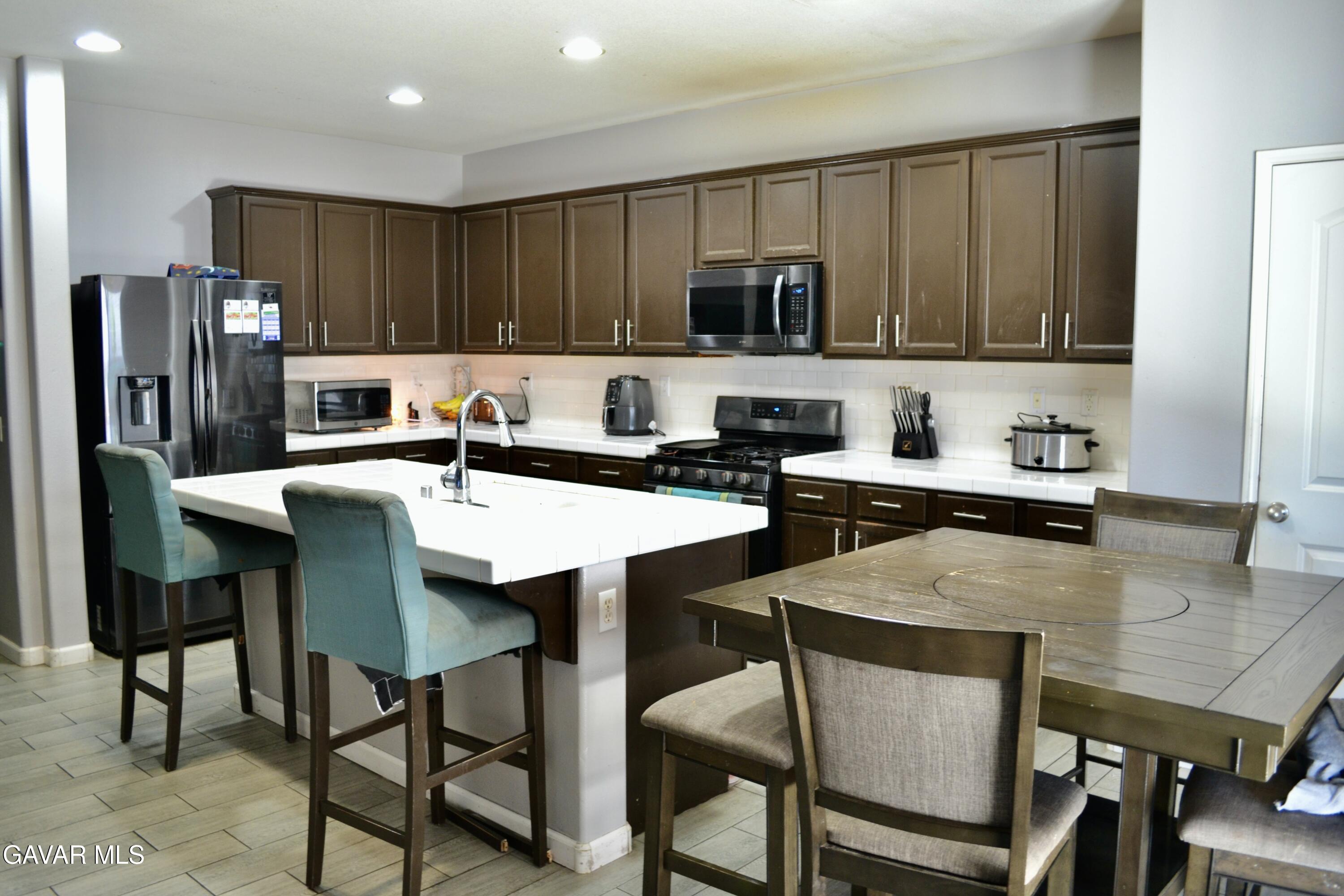 5212 Riley Court Palmdale, CA 93552 - Photo 16 of 62 BDDD488F-79A4-45EA-B6DB-F7EB78A9FB3F_1_2