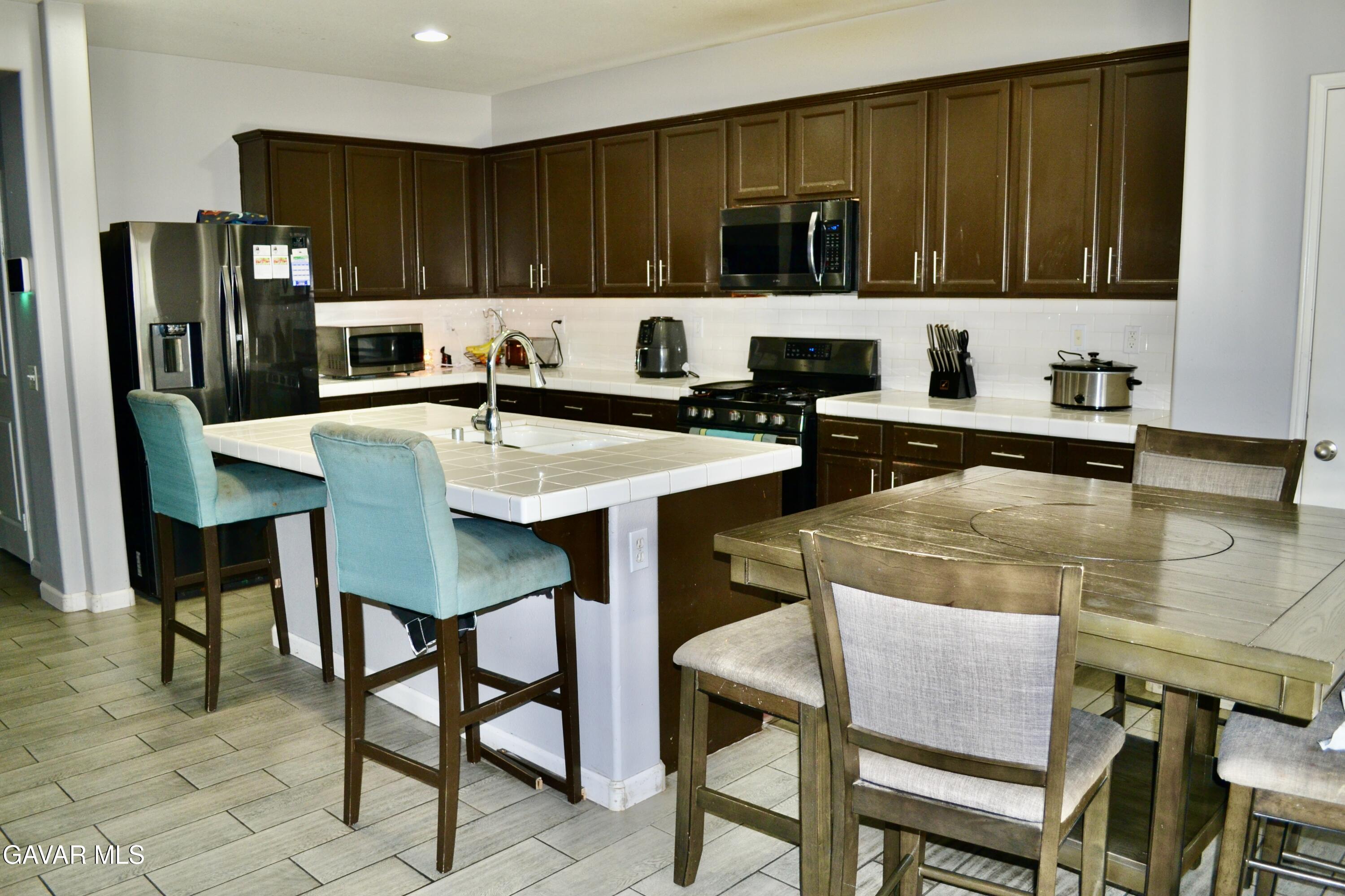 5212 Riley Court Palmdale, CA 93552 - Photo 17 of 62 FBC2BB3A-7032-4721-9E31-116A5BF0558A_1_2