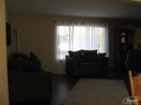 346 Holland Road Flushing, MI 48433 - Photo 4 of 19 20247547-3.JPG