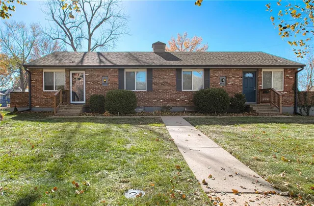 $250,000 | 8605 West 83rd Street, Overland Park, KS 66204