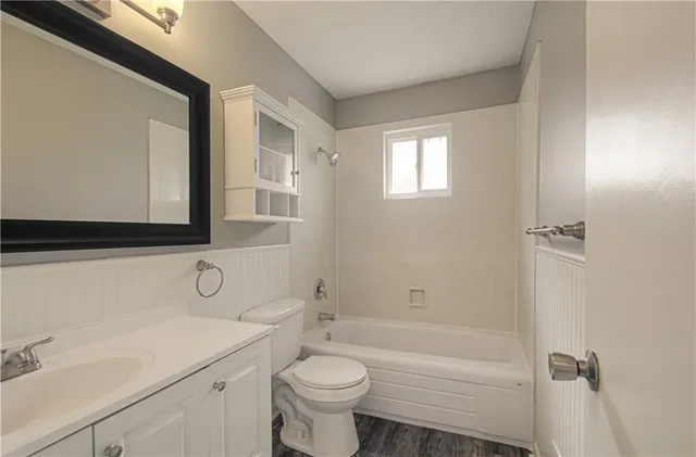 $250,000 | 8605 West 83rd Street, Overland Park, KS 66204