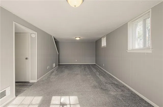 $250,000 | 8605 West 83rd Street, Overland Park, KS 66204