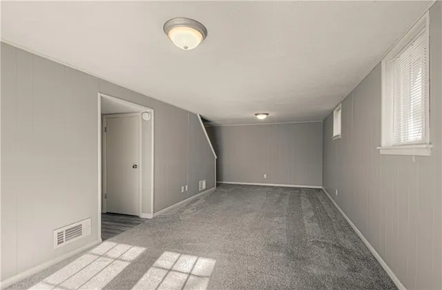 $250,000 | 8605 West 83rd Street, Overland Park, KS 66204