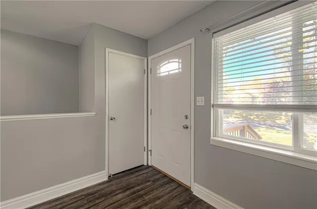 $250,000 | 8605 West 83rd Street, Overland Park, KS 66204