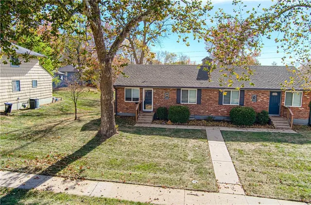 $250,000 | 8605 West 83rd Street, Overland Park, KS 66204