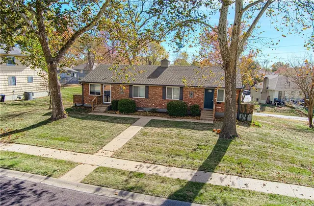 $250,000 | 8605 West 83rd Street, Overland Park, KS 66204